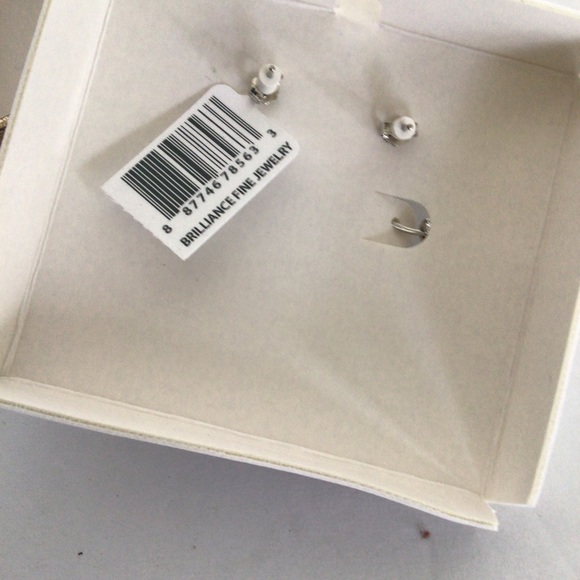 BRILLIANCE HOOPS AND SWAROVSKI STUDS NWT - Picture 12 of 15